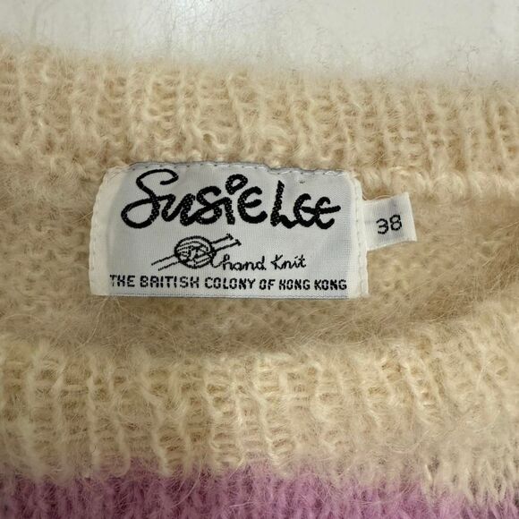 American Suzie Lee Handknit Women's Cottage Scene Sweater with Sheep - Picture 4 of 8